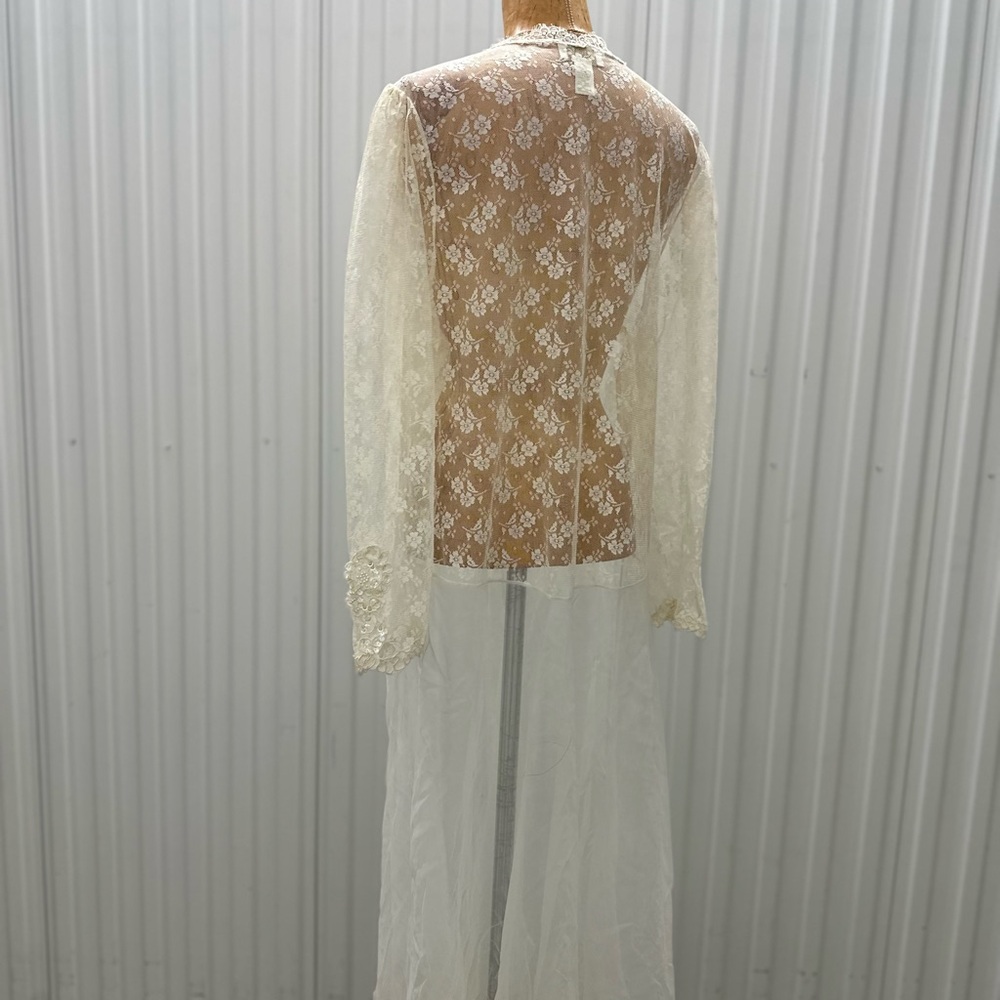 Victoria's Secret Sheer Lace Robe - Picture 3 of 7